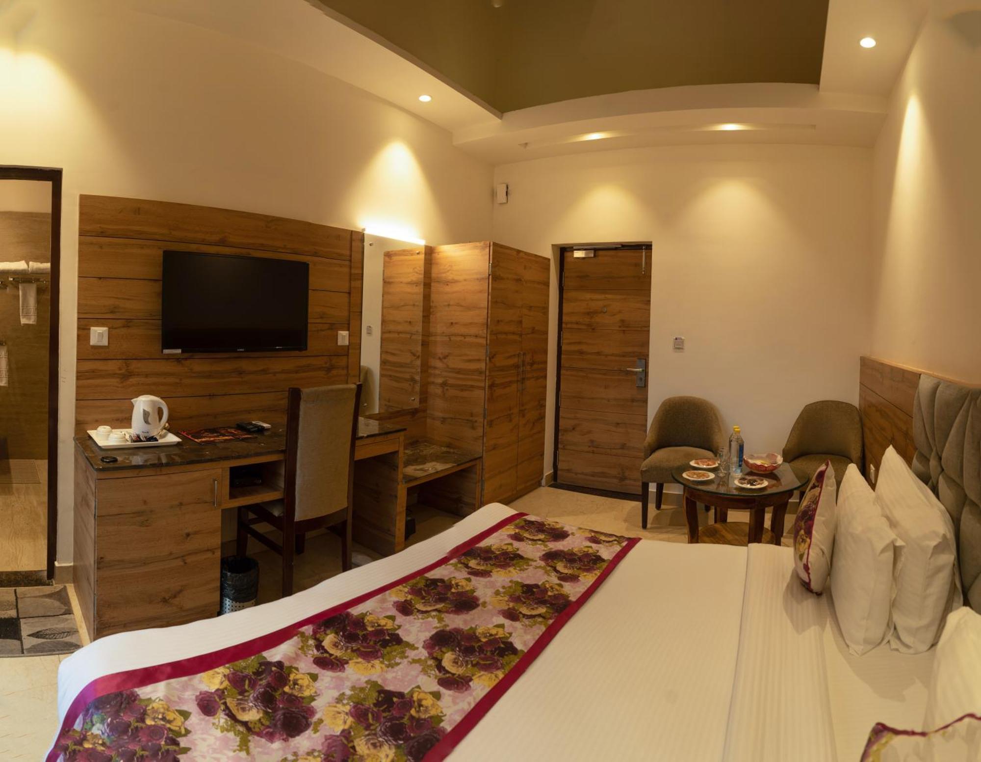 Wood Castle Spa & Resort Dhikuli Ngoại thất bức ảnh
